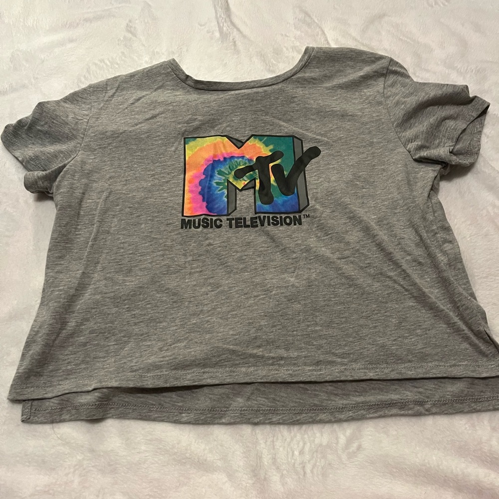 a super cute cropped tie-dyed mtv shirt!
